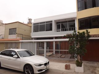 Foto 12 de Casa de 2 pisos más azotea, jardín interior, 5 dormitorios