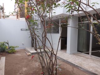 Foto 7 de Casa de 2 pisos más azotea, jardín interior, 5 dormitorios