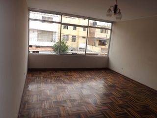 Foto 20 de Casa de 2 pisos más azotea, jardín interior, 5 dormitorios
