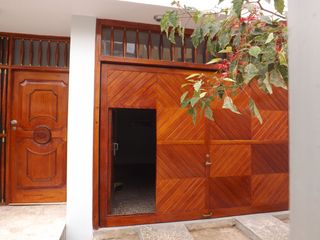Foto 11 de Casa de 2 pisos más azotea, jardín interior, 5 dormitorios