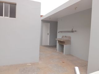 Foto 27 de Casa de 2 pisos más azotea, jardín interior, 5 dormitorios