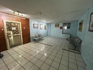 Venta de Consultorio Médico en Edificio Santa Margarita de Portoviejo