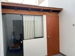 VENTA HERMOSO DEPARTAMENTO EN TAMBO DE MONTERRICO SURCO