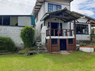 CASA CON LOCALES COMERCIALES EN VENTA SAN RAFAEL VALLE DE LOS CHILLOS QUITO ECUADOR