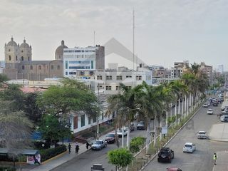 ALQUILER DE EDIFICIO EN ESQUINA Y EN EL CENTRO DE CHICLAYO