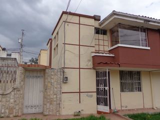 Vendo casa 172 M2 de construcción, urbanización privada, sector La Merced