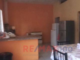 Foto 10 de Casa en venta con 3 departamentos Pasaje