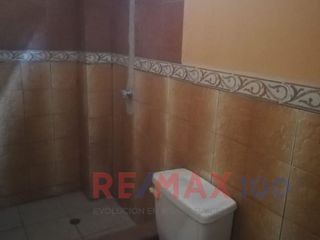 Foto 11 de Casa en venta con 3 departamentos Pasaje