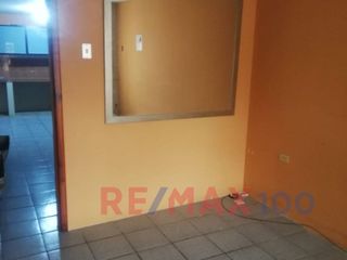 Foto 4 de Casa en venta con 3 departamentos Pasaje