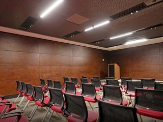 Foto 5 de Amplias y Modernas  Oficinas en San Isidro