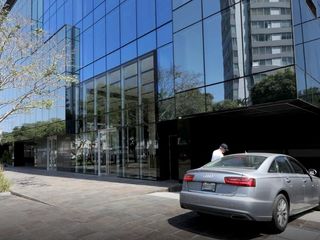 Foto 2 de Amplias y Modernas  Oficinas en San Isidro