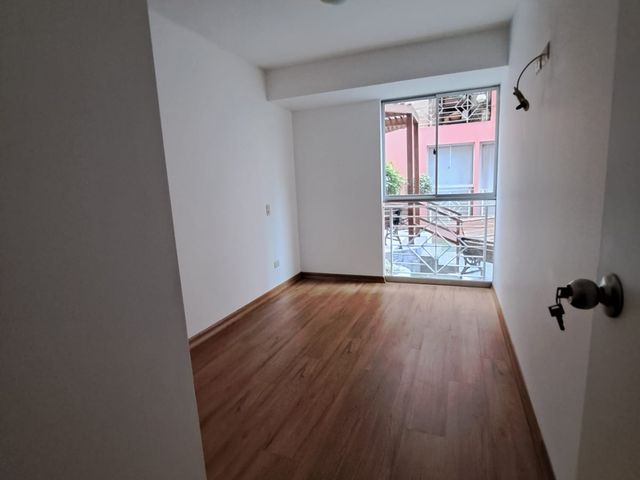 Alquilo Dpto. en condominio Cerca a plaza ve de av. Ayacucho!!!!!