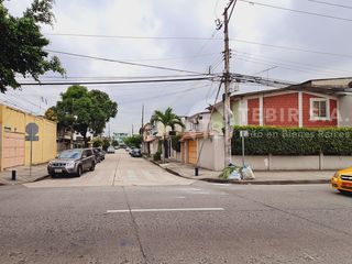 Venta de Casa esquinera sector Sauces 2, Norte de Guayaquil cerca al Terminal terrestre de Guayaquil