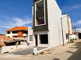 Casa de venta dentro de urbanización, aplica al crédito vip Sector Colegio Catalinas C1245