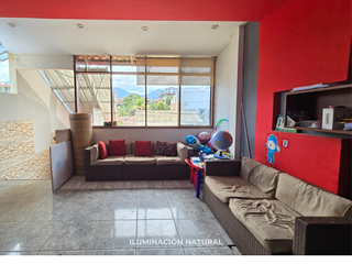 Foto 13 de Esta casa de 2 pisos con oficina, terraza y cochera ofrece el espacio y la comodidad perfecta para una vida próspera en Tarapoto. 😉