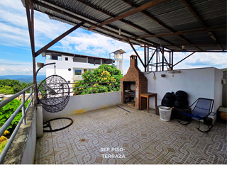 Foto 17 de Esta casa de 2 pisos con oficina, terraza y cochera ofrece el espacio y la comodidad perfecta para una vida próspera en Tarapoto. 😉