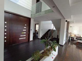 Foto 4 de CUMBAYÁ DEPARTAMENTO EN RENTA 345 M2 CON PISCINA