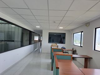 Foto 11 de VENTA GALPON NORTE DE QUITO IDEAL PARA LABORATORIOS, INDUSTRIA DE ALIMENTOS