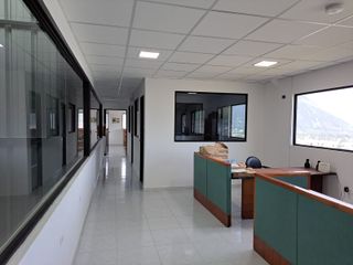 Foto 10 de VENTA GALPON NORTE DE QUITO IDEAL PARA LABORATORIOS, INDUSTRIA DE ALIMENTOS