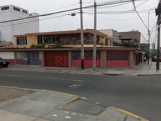 Se Vende Casa Como Terreno En Esquina - Santiago de Surco