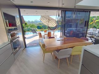 Foto 8 de Gorgeous Home with Pool, Steam Room + Extras, Heart of llanogrande/Tablazo