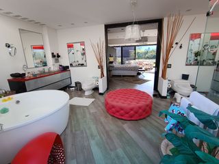 Foto 6 de Gorgeous Home with Pool, Steam Room + Extras, Heart of llanogrande/Tablazo
