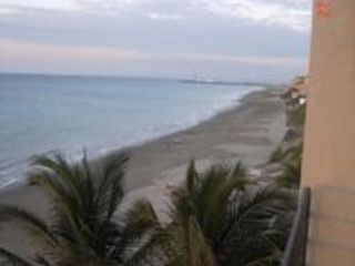 Venta de Departamento en Manta creca de la Playa Murcielago. Manabí