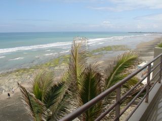 Venta de Departamento en Manta creca de la Playa Murcielago. Manabí