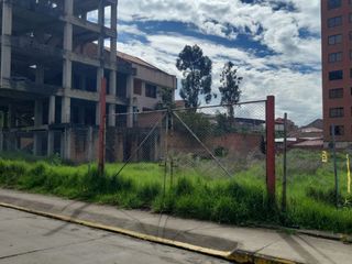 Terreno plano en renta sector comercial, sector Ordoñez Laso, Cuenca, Ecuador
