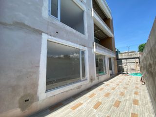 Cumbayá - departamento 2D con amplio patio