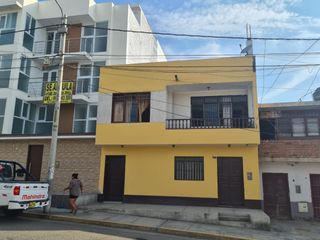 Casa Para Negocio Ubicada A 50m Av. José Gálvez