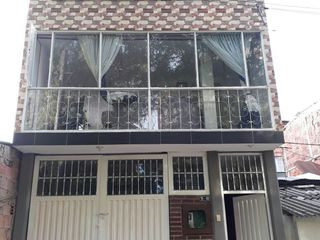 Foto 5 de VENDO CASA  CON OCHO GARAJES