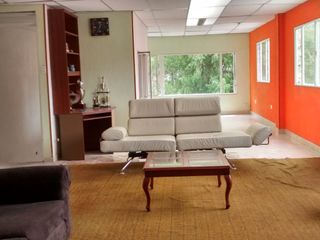 Foto 4 de VENDO CASA  CON OCHO GARAJES