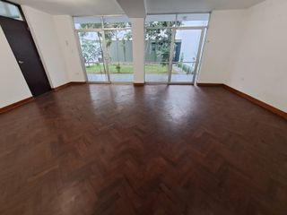 Foto 4 de VENDO CASA DE 2 PISOS EN BARRANCO- A MEDIA CDRA DEL MALECON -  ZONA RESIDENCIAL Y TRANQUILA- EXCELENTE UBICACION