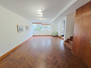 Foto 5 de VENDO CASA DE 2 PISOS EN BARRANCO- A MEDIA CDRA DEL MALECON -  ZONA RESIDENCIAL Y TRANQUILA- EXCELENTE UBICACION