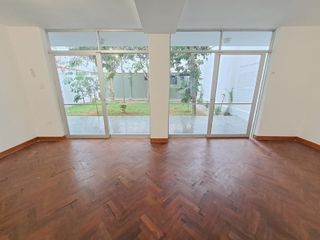 Foto 2 de VENDO CASA DE 2 PISOS EN BARRANCO- A MEDIA CDRA DEL MALECON -  ZONA RESIDENCIAL Y TRANQUILA- EXCELENTE UBICACION