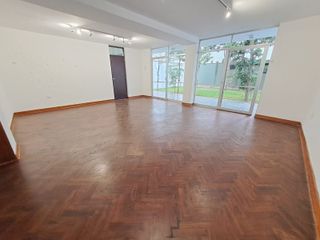 Foto 3 de VENDO CASA DE 2 PISOS EN BARRANCO- A MEDIA CDRA DEL MALECON -  ZONA RESIDENCIAL Y TRANQUILA- EXCELENTE UBICACION