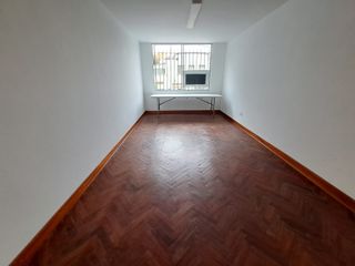 Foto 26 de VENDO CASA DE 2 PISOS EN BARRANCO- A MEDIA CDRA DEL MALECON -  ZONA RESIDENCIAL Y TRANQUILA- EXCELENTE UBICACION