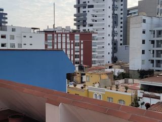Alquiler De Amplio Departamento Dúplex En Miraflores Cerca A La Embajada De Brasil
