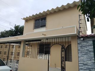 Foto 2 de CASA DE VENTA,  EN CDLA. SAMANES 1 , NORTE DE GUAYAQUIL