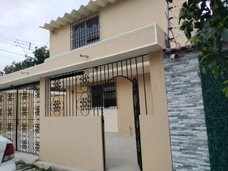 Foto 1 de CASA DE VENTA,  EN CDLA. SAMANES 1 , NORTE DE GUAYAQUIL