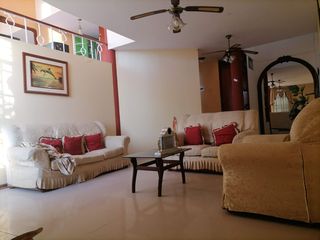 Foto 1 de SE VENDE CASA CERCA A LA PLAYA