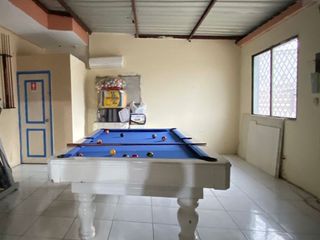 Foto 13 de Se Vende en Manta Casa Esquinera con Departamentos y Locales.  Sector Norte