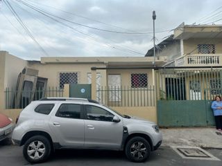 CASA DE VENTA  EN MAPASINGUE CON GARAJE TERRENO 400M2 IDEAL PARA TALLER