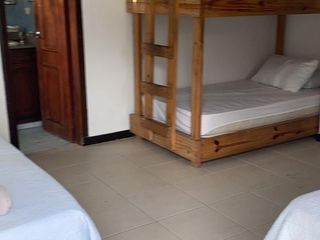 Foto 3 de SE ALQUILAN HABITACIONES POR NOCHE DE ACOMODACION DE PAREJA Y MULTIPLE, EXCELNTE UBICACION