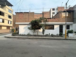 Vendo  Casa En Esquina Urb, La Seremsa El Agustino.