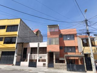 Casa rentera en  Venta 290m2 - Sector Carapungo