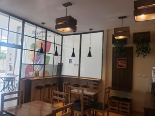 Foto 5 de Vendo Local Comercial Para Restaurante Cafeteria Peña Bar Etc Norte de Guayaquil
