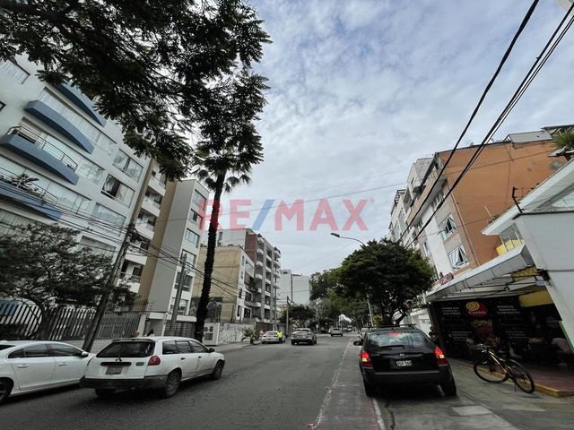 Hermoso, Amplio Y Muy Bien Ubicado Departamento En Alquiler En Miraflores