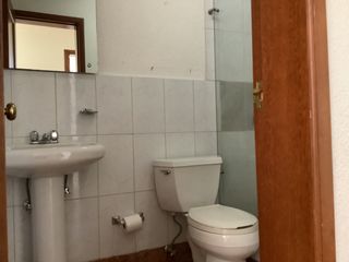 Vendo amplio departamento en Monteserrín